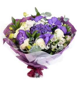 букет из орхидей и гортензии