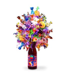 букет из конфет в бутылке