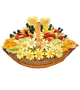 букет из фруктов в корзине