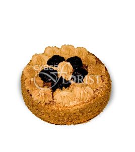 бисквитный торт и розы