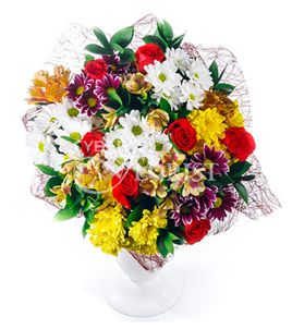 розы альстромерии и хризантемы